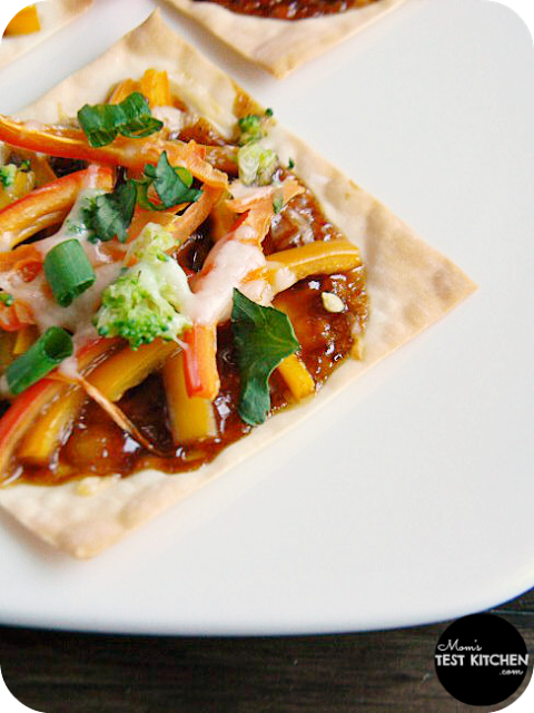 Mini Asian Vegetable Pizzas | www.momstestkitchen.com | #PepperParty