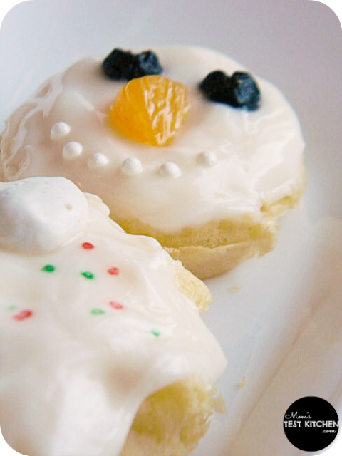 Waffle Yogurt Snowman | www.momstestkitchen.com | #WaffleWednesdays