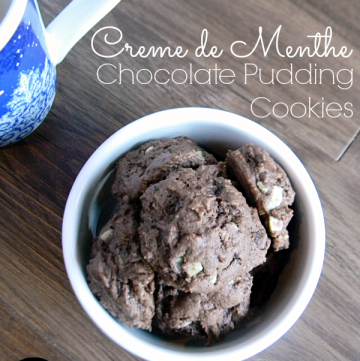 Creme de Menthe Chocolate Pudding Cookies | www.momstestkitchen.com | #FBCookieSwap