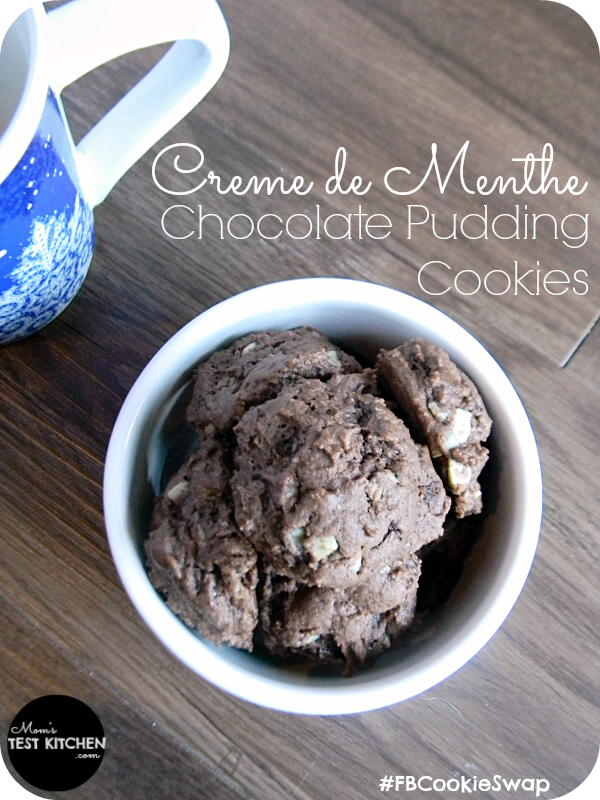 Creme de Menthe Chocolate Pudding Cookies | www.momstestkitchen.com | #FBCookieSwap