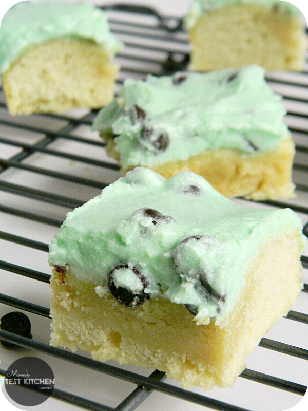 Mint Chocolate Chip Sugar Cookie Bars | www.momstestkitchen.com | #ChristmasWeek #CakeBossBaking