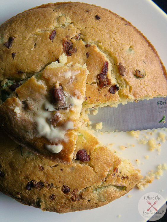 Bacon Cornbread | MomsTestKitchen.com | #BaconMonth #PutSomePigInIt